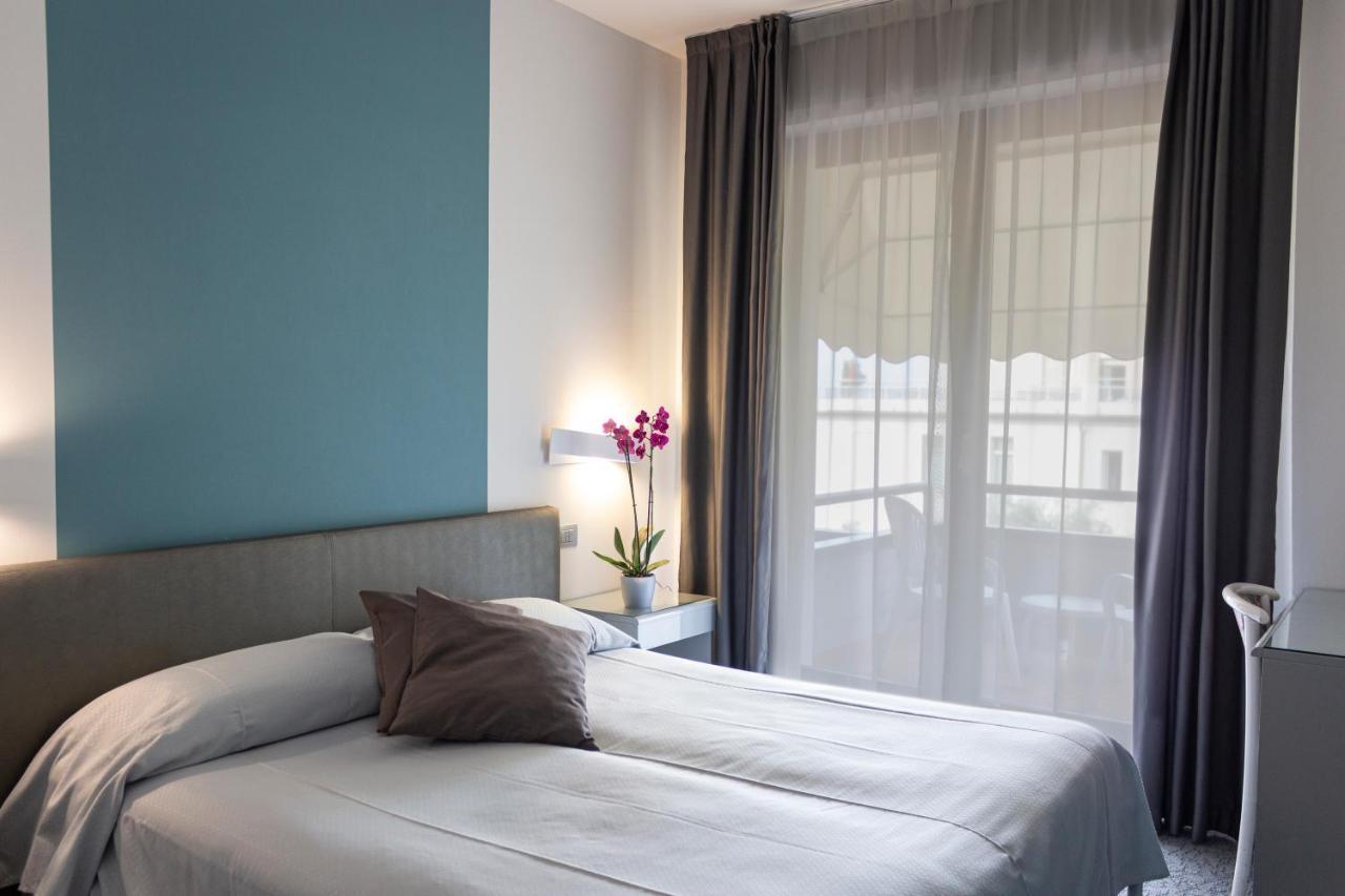 Hotel Desiree - Garda Lake Collection Сирмионе Екстериор снимка