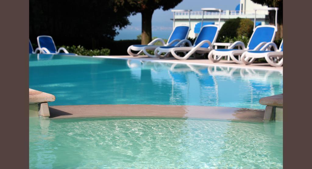 Hotel Desiree - Garda Lake Collection Сирмионе Екстериор снимка