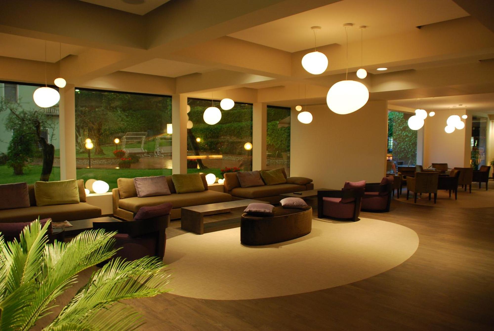Hotel Desiree - Garda Lake Collection Сирмионе Екстериор снимка