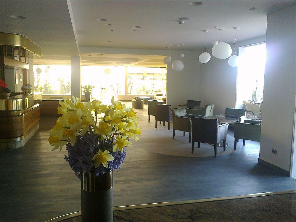 Hotel Desiree - Garda Lake Collection Сирмионе Екстериор снимка