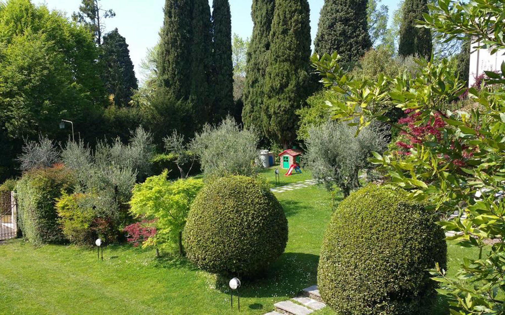 Hotel Desiree - Garda Lake Collection Сирмионе Екстериор снимка