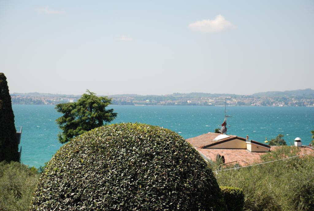 Hotel Desiree - Garda Lake Collection Сирмионе Екстериор снимка