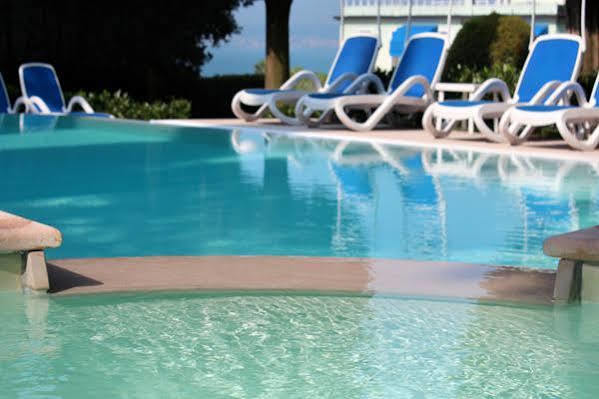 Hotel Desiree - Garda Lake Collection Сирмионе Екстериор снимка